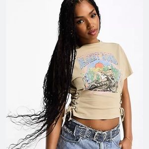 Desert road graphic tee